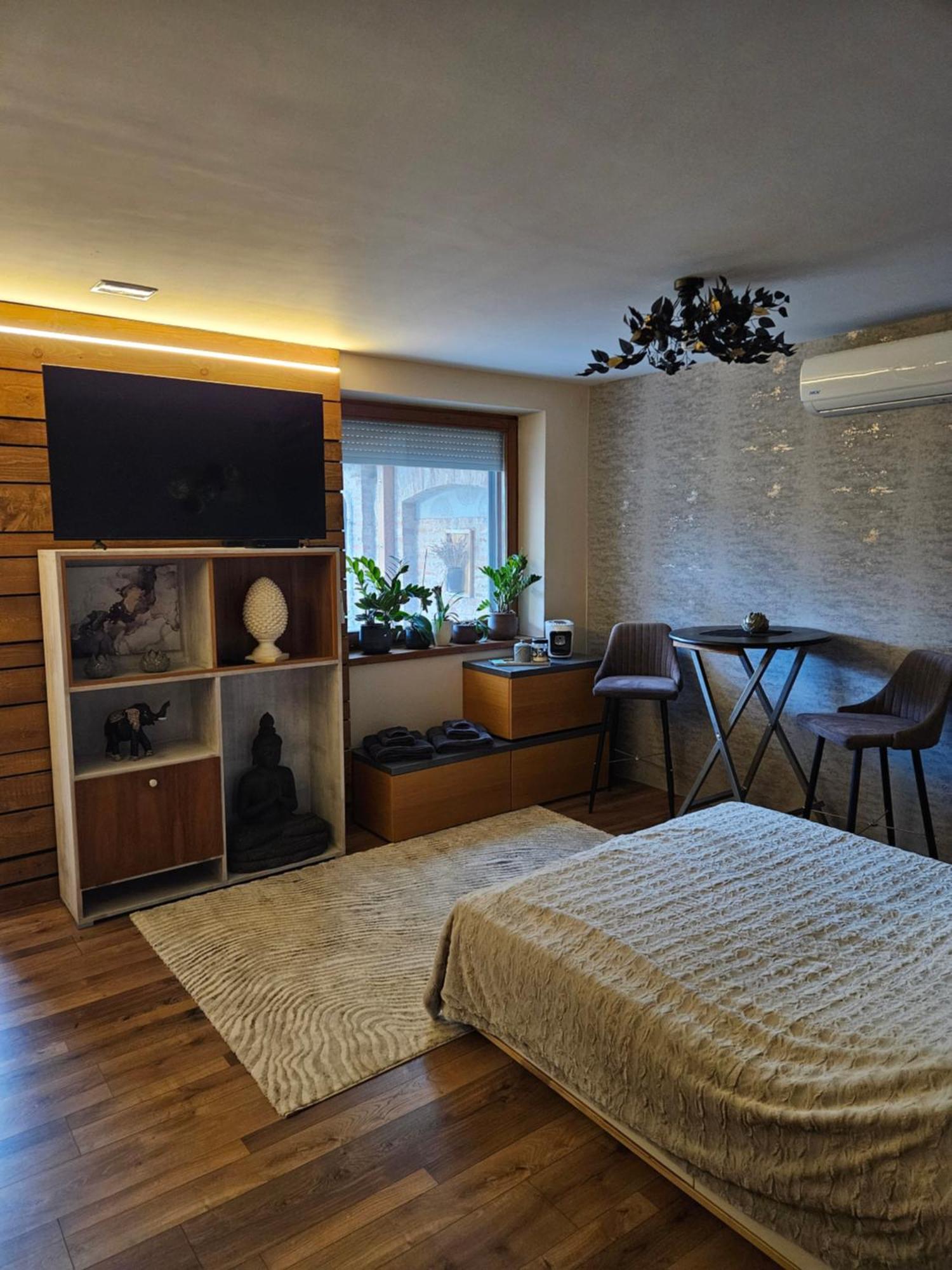 Toelgyes Apartmanhaz Szeged Exterior photo