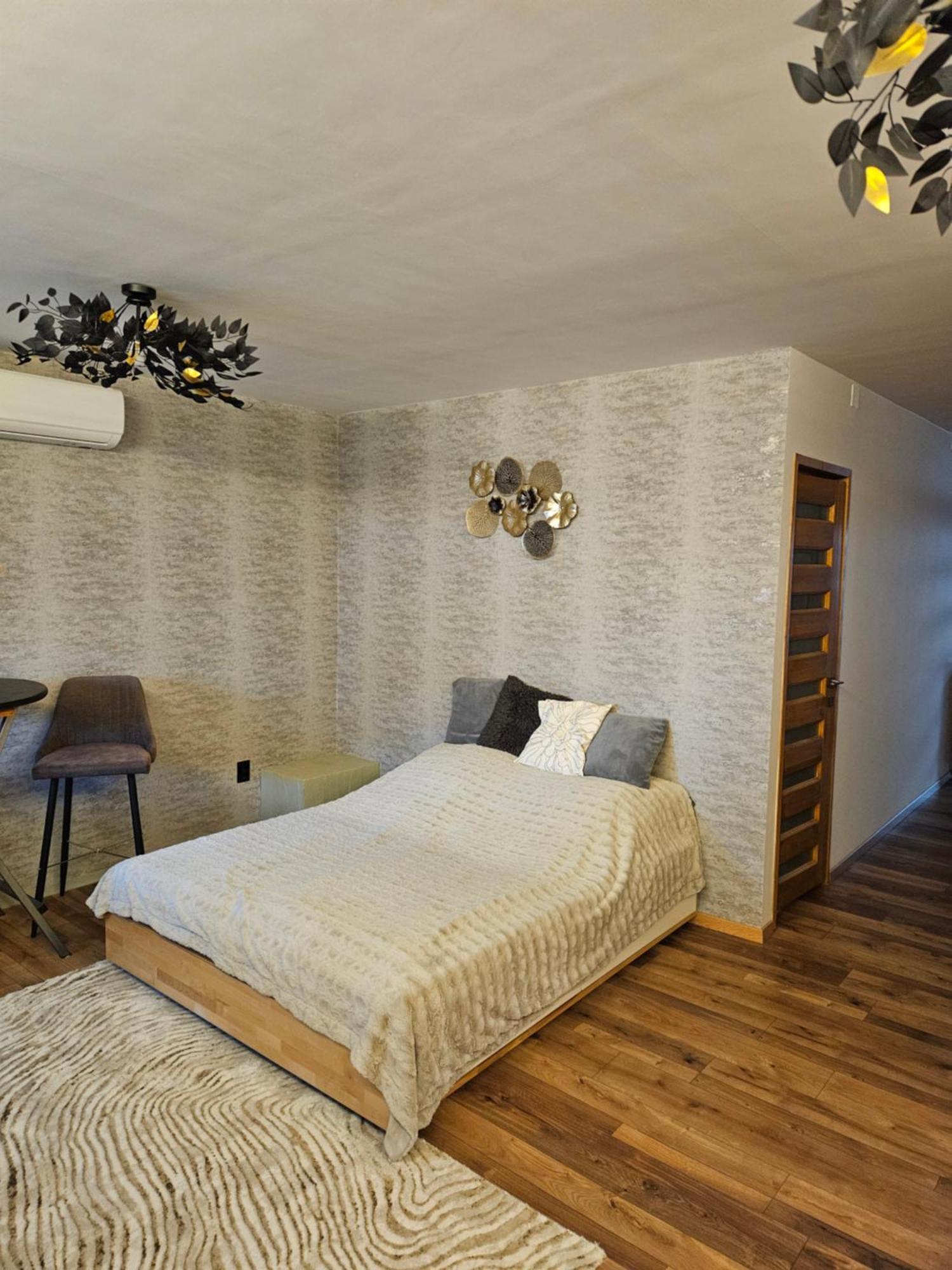 Toelgyes Apartmanhaz Szeged Exterior photo