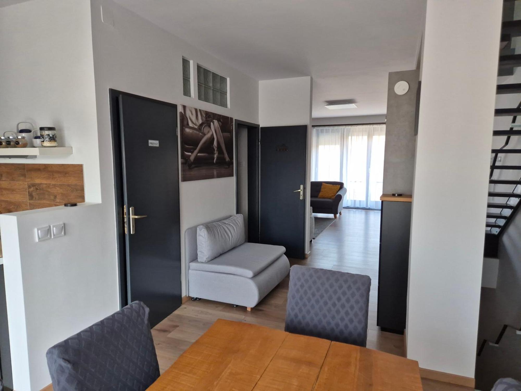Toelgyes Apartmanhaz Szeged Exterior photo